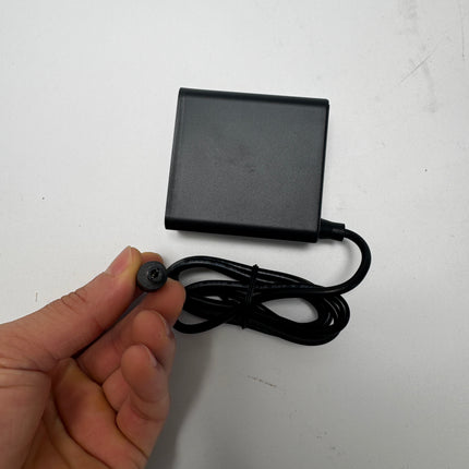 MEAN WELL NGE series: replaceable plug green energy adapter - NGE30U12-P1J